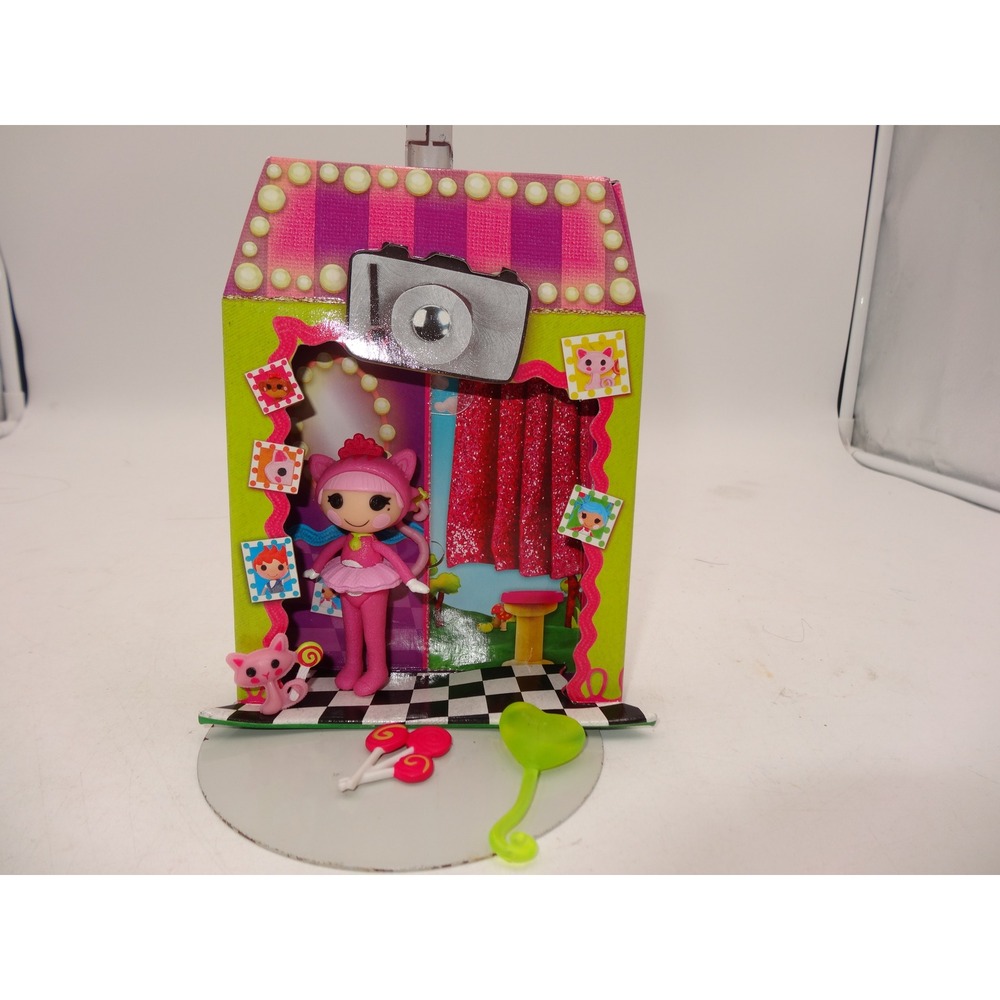 Lalaloopsy Mini Jewel Sparkles Figure Set with Pet Cat and Cardboard House